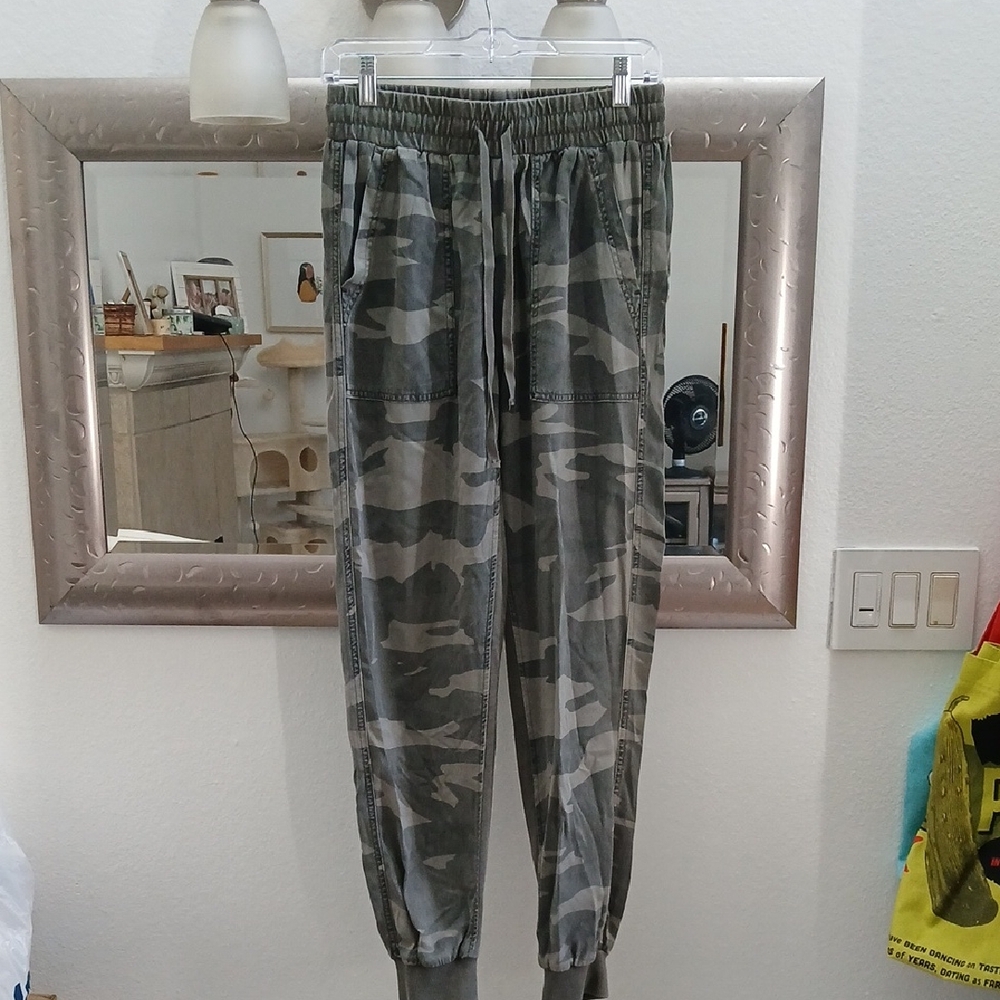 Splendid Khaki Green Camo Joggers